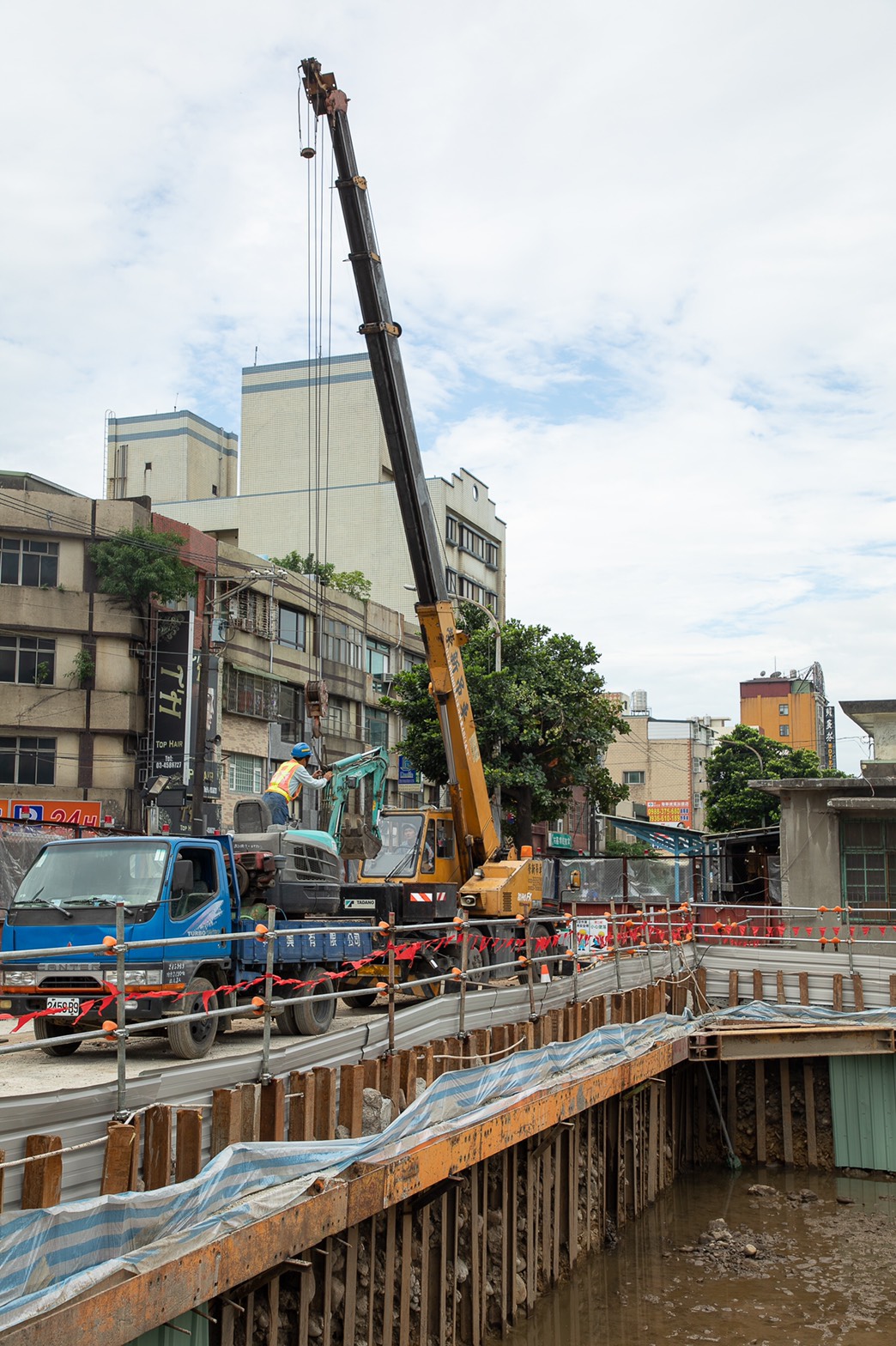 鄭文燦市長視察鐵路地下化先導工程 中壢臨時後站109年9月完工