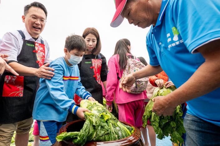 活動邀請學童參與、推廣食農教育