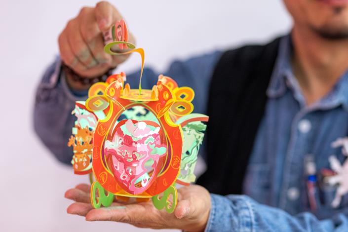 「錢鼠遊桃園」小提燈