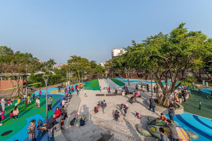 新勢公園共融式遊戲場