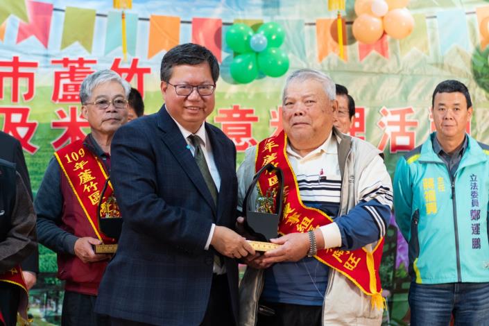 鄭市長表揚優秀的農政人員