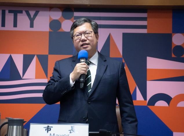 鄭市長感謝基金會集結慈濟志工及眾人之力，為受居家檢疫及隔離者帶來撫慰