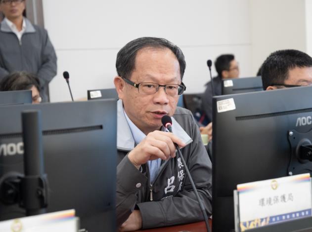 環保局長呂理德說明居家垃圾清運事宜