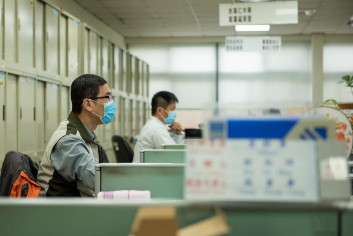 防疫同仁辦公中