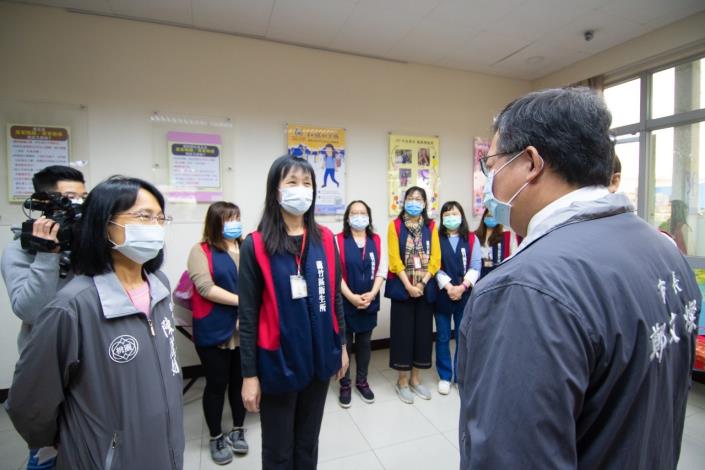 鄭市長溫馨叮嚀防疫工作人員要注重自身健康安全