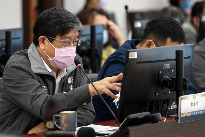 衛生局長王文彥報告疫情監測情況