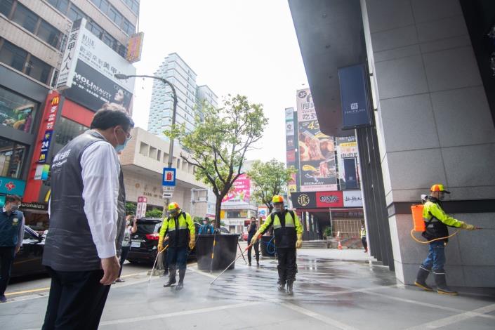 市長視察環境消毒情形