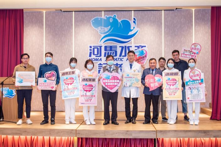 市長與部桃醫護團隊合影留念
