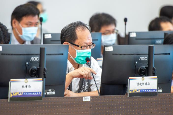 環保局長說明，環保局協助消毒及清運垃圾工作