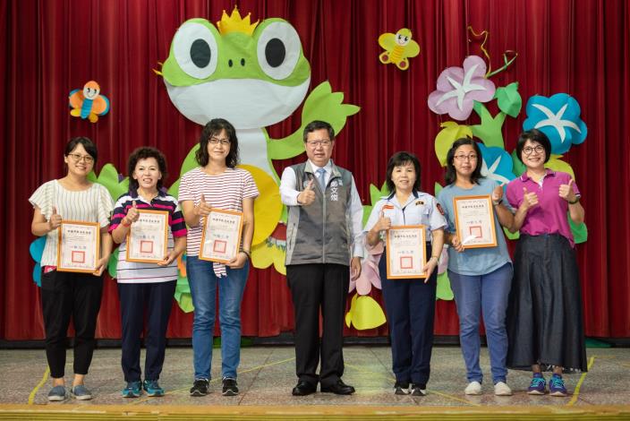 市長感謝各單位捐贈八德幼兒園貨櫃屋、太陽能、木工工具及園藝等器材，讓孩子能夠在探索中學習