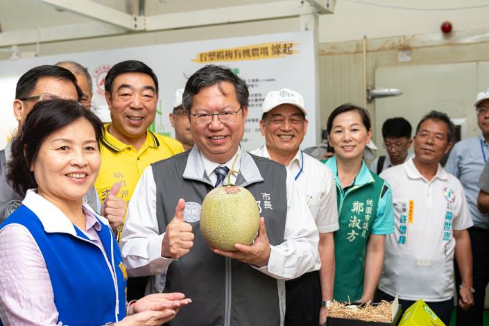 市長與貴賓合影