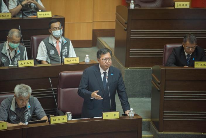 市長針對議員質詢內容一一說明