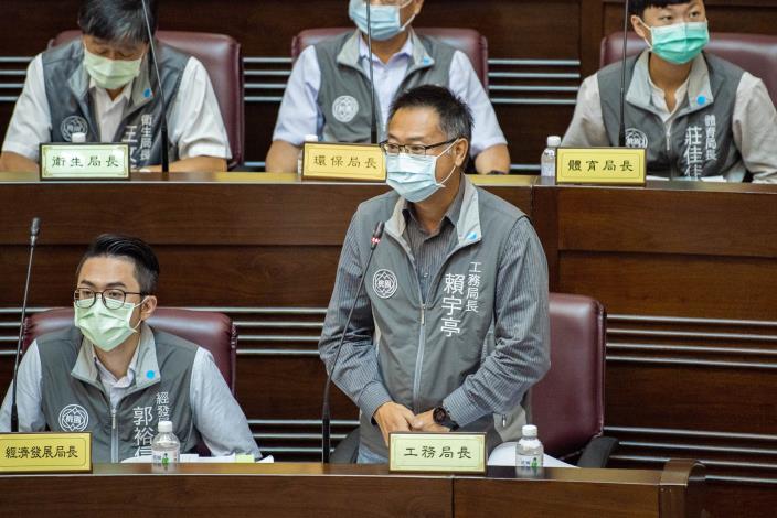 工務局賴局長備詢
