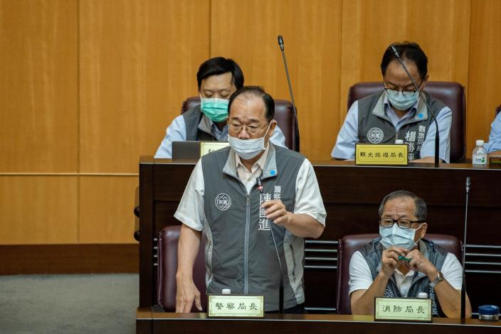 警察局陳局長備詢