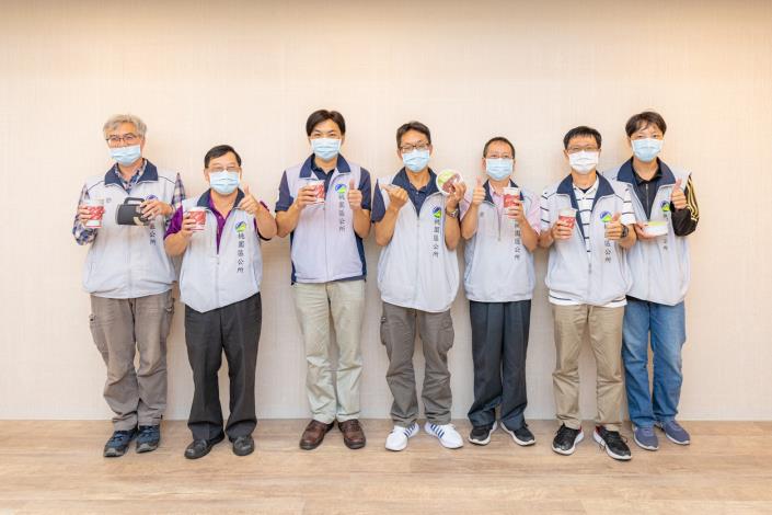 市長今特別準備水果、蛋糕慰勞辛苦的第一線防疫人員