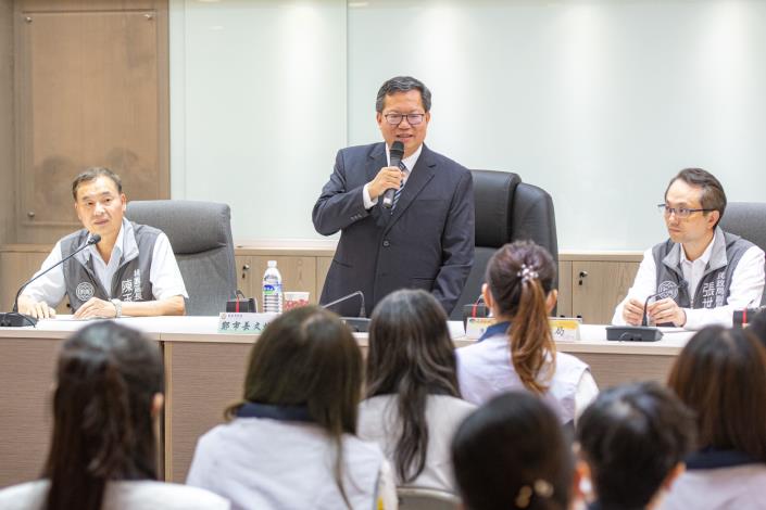 市長致詞表示，特別感謝基層人員在疫情期間的辛勞，成功守住台灣國境、醫院以及社區，造就了幸福的台灣