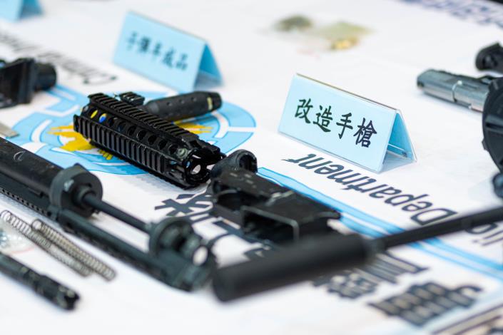 現場查獲的改造手槍