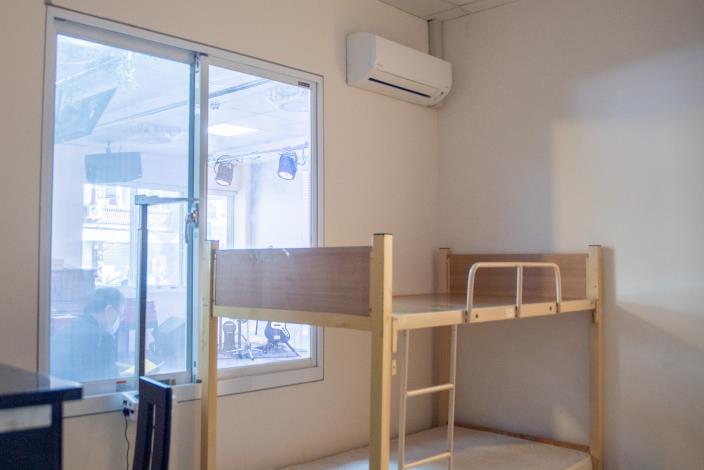 少年之家多年來提供青少年收容與關懷照顧，目前服務超過200名青少年