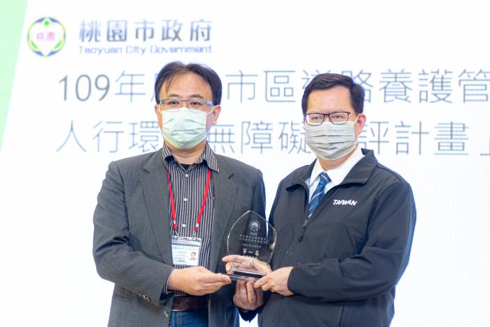 本市獲營建署市區道路養護管理暨人行環境無障礙考評交通工程第一