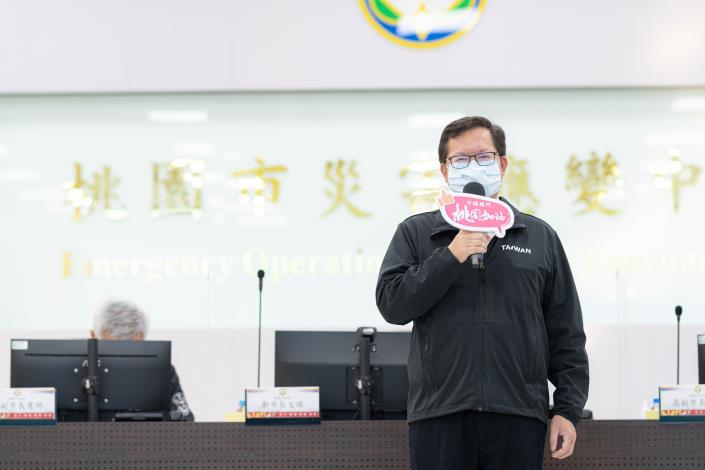 市長致詞，感謝新竹市林智堅市長與各界捐贈物資，讓防疫人員平安過好年