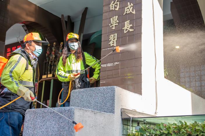 本市各級學校及幼兒園今日全數完成環境消毒作業