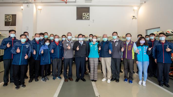 市長、與會來賓和大湳分隊消防同仁合影