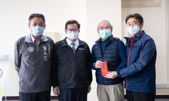 市長和與會來賓合影
