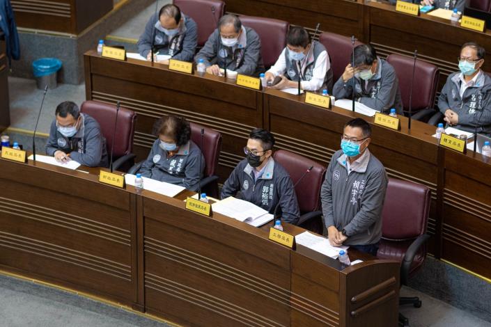 工務局長賴宇亭針對議員質詢問題提出回應