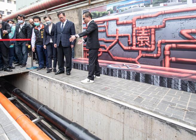 鄭市長和經濟部長視察大園工業區「放流管理系統」及「共同管溝」工程