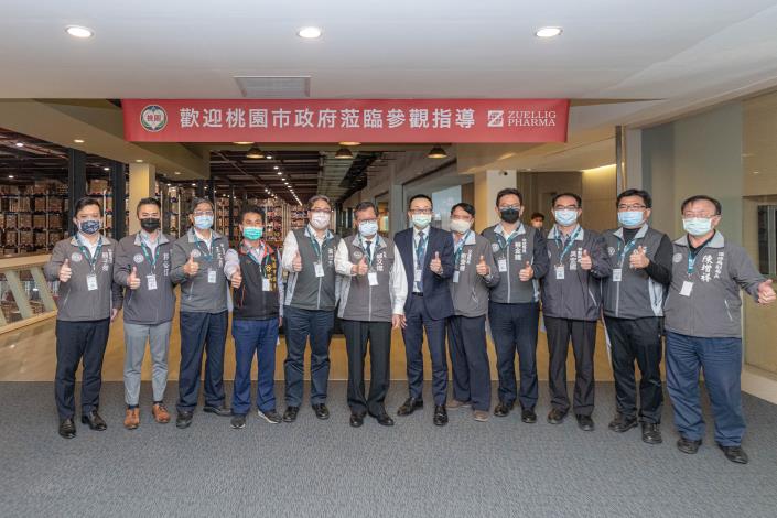 市長與貴賓合影