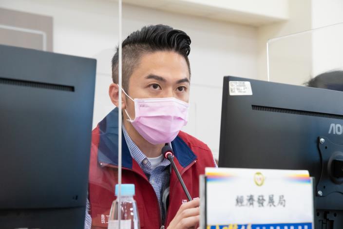經發局長郭裕信說明各行業勸導停業情形