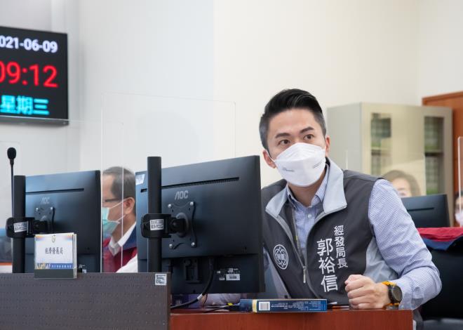 經發局郭局長提供服務業紓困專線