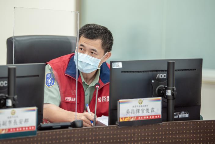 桃園市後備指揮部吳俊霖指揮官說明因應紅燈警戒國軍水車支援規劃