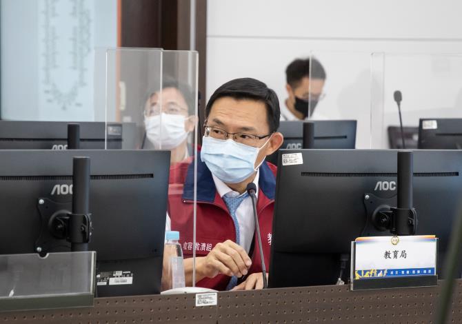 教育局長說明全市26所學校支援疫苗接種人數