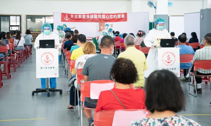感謝各接種站醫療團隊專心為大家接種