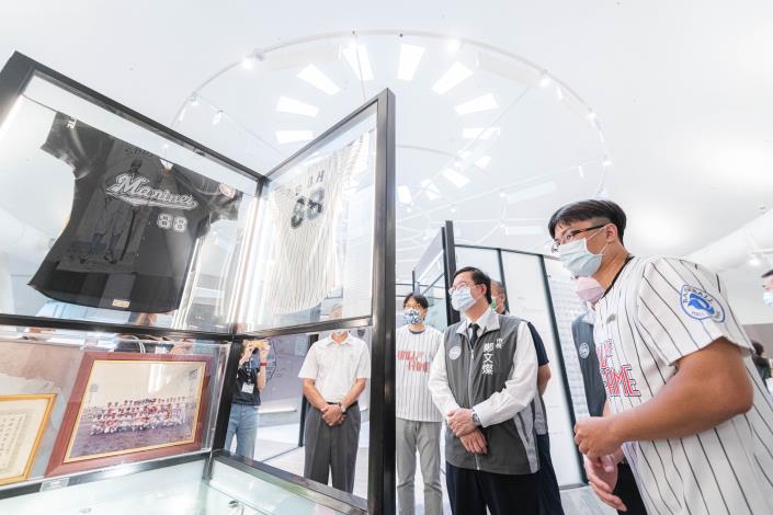 鄭市長參觀名人特展