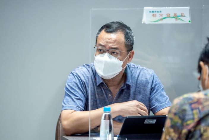 民政局長報告居家檢疫防疫關懷包發送情形