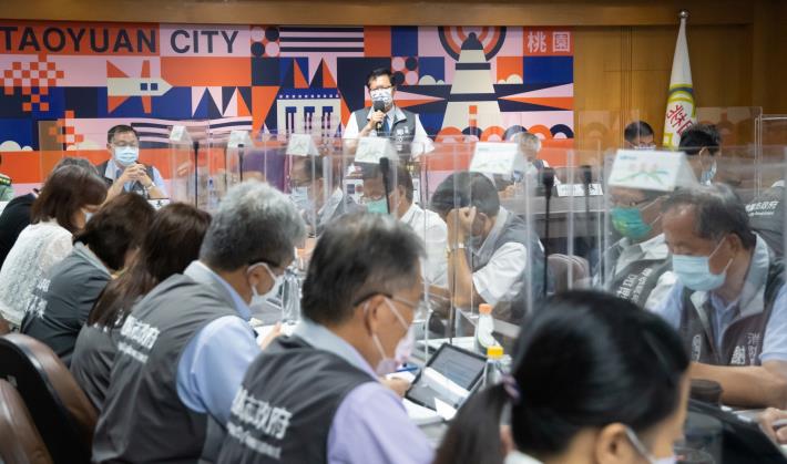 鄭市長表示，砂石業者如非法占用國有土地，針對已違規多次未予改善業者，必要時將以停工或撤照處分
