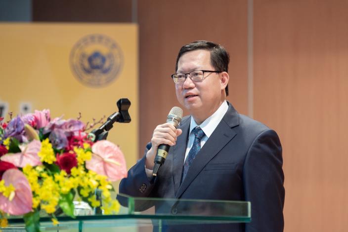 鄭市長說，台灣防疫成功，跨領域、跨機關、中央與地方合作非常重要，值得公共行政領域探討