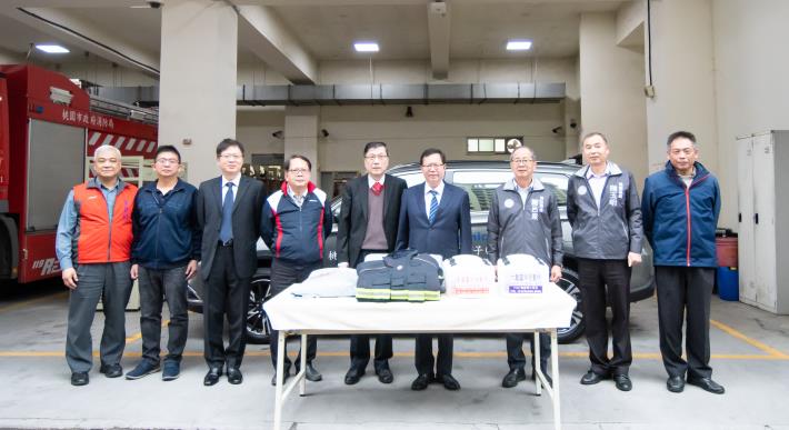 市長與欣興電子執行總經理李嘉彬等貴賓合影
