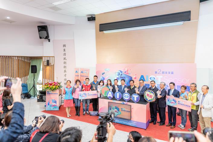 市長與貴賓們大合照