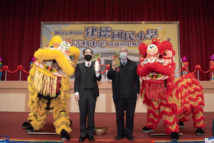 高副市長與吳校長合影