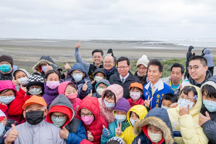 國小師生與市長大合照