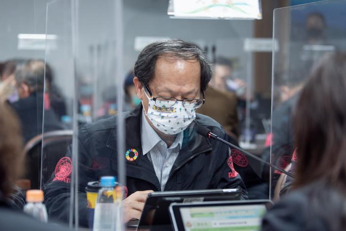 環保局長呂理德說明環境消毒進度