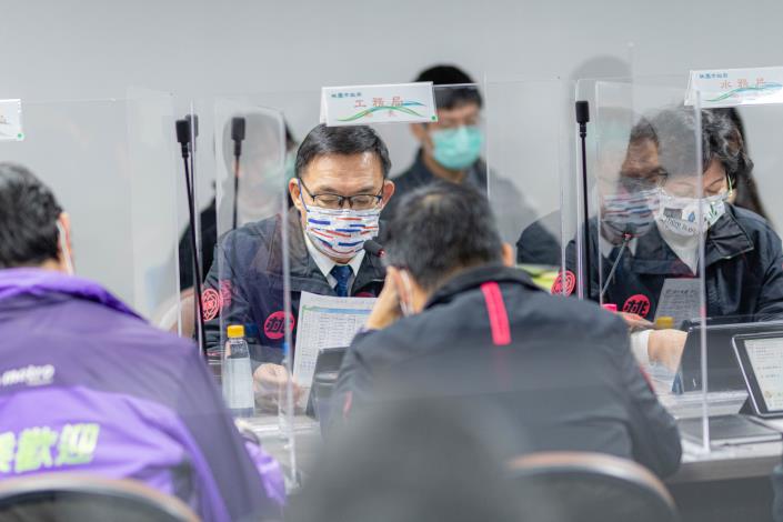 教育局長報告學生BNT第二劑疫苗入校接種進度