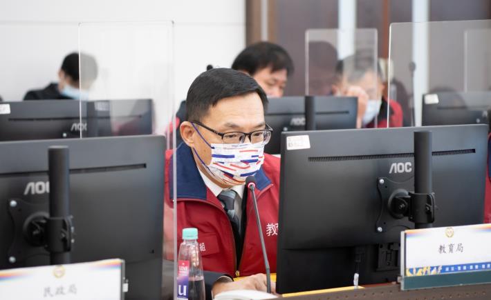 教育局林局長說明校園疫苗接種情況