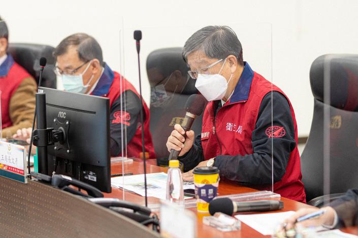 衛生局長王文彥說明疫情近況