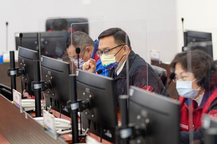 教育局長林明裕說明師生疫苗接種情形