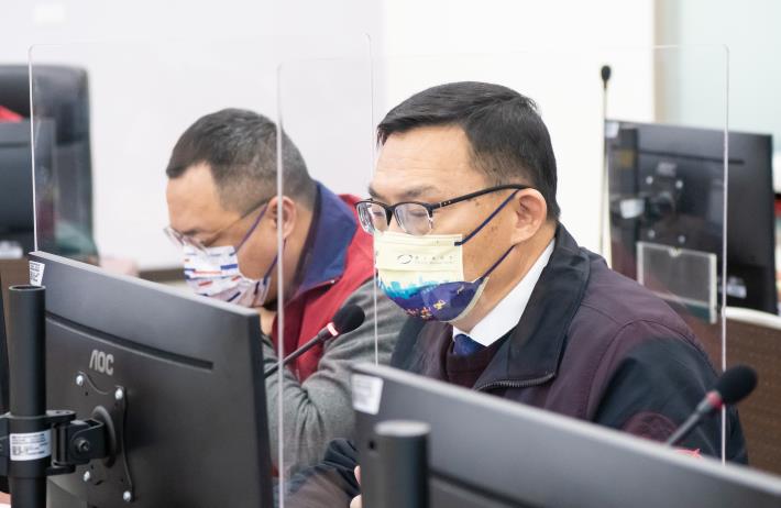 教育局長林明裕表示將補助學校採購「個人隔離關懷包」