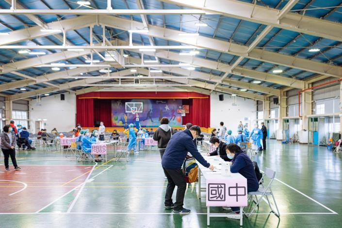 接種站各區標示清楚、動線安排良好|